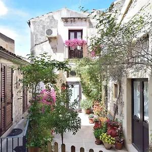  Guest house Del Vicolo Stretto Italy